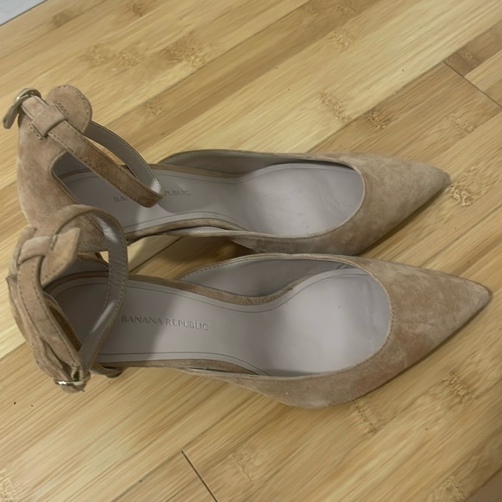 Banana Republic beige suede 3 1/2” stiletto with ankle straps